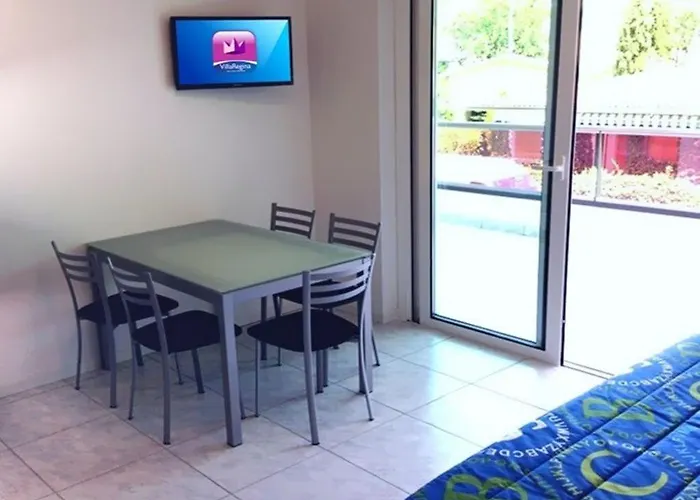 Residenz Regina Lounge Fuer 6 Personen *